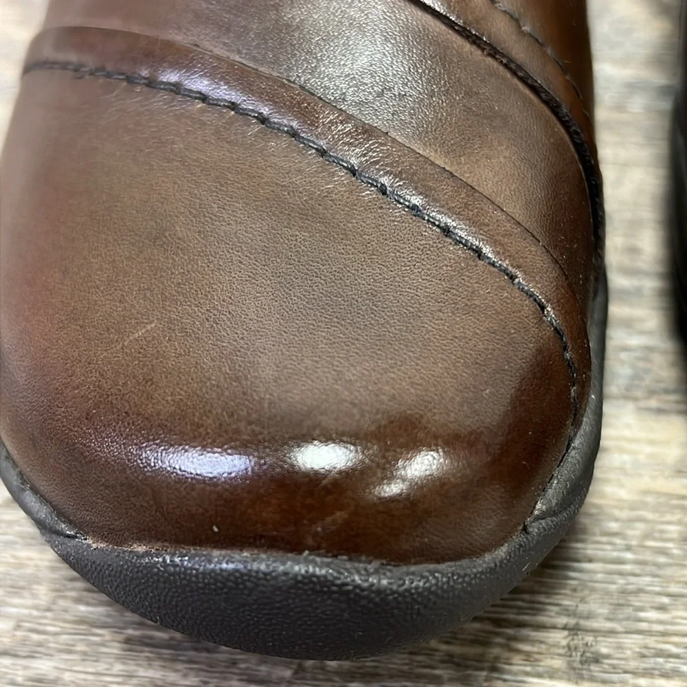Earth Women’s HAWK Leather Slip On Shoes -Bark Size 8